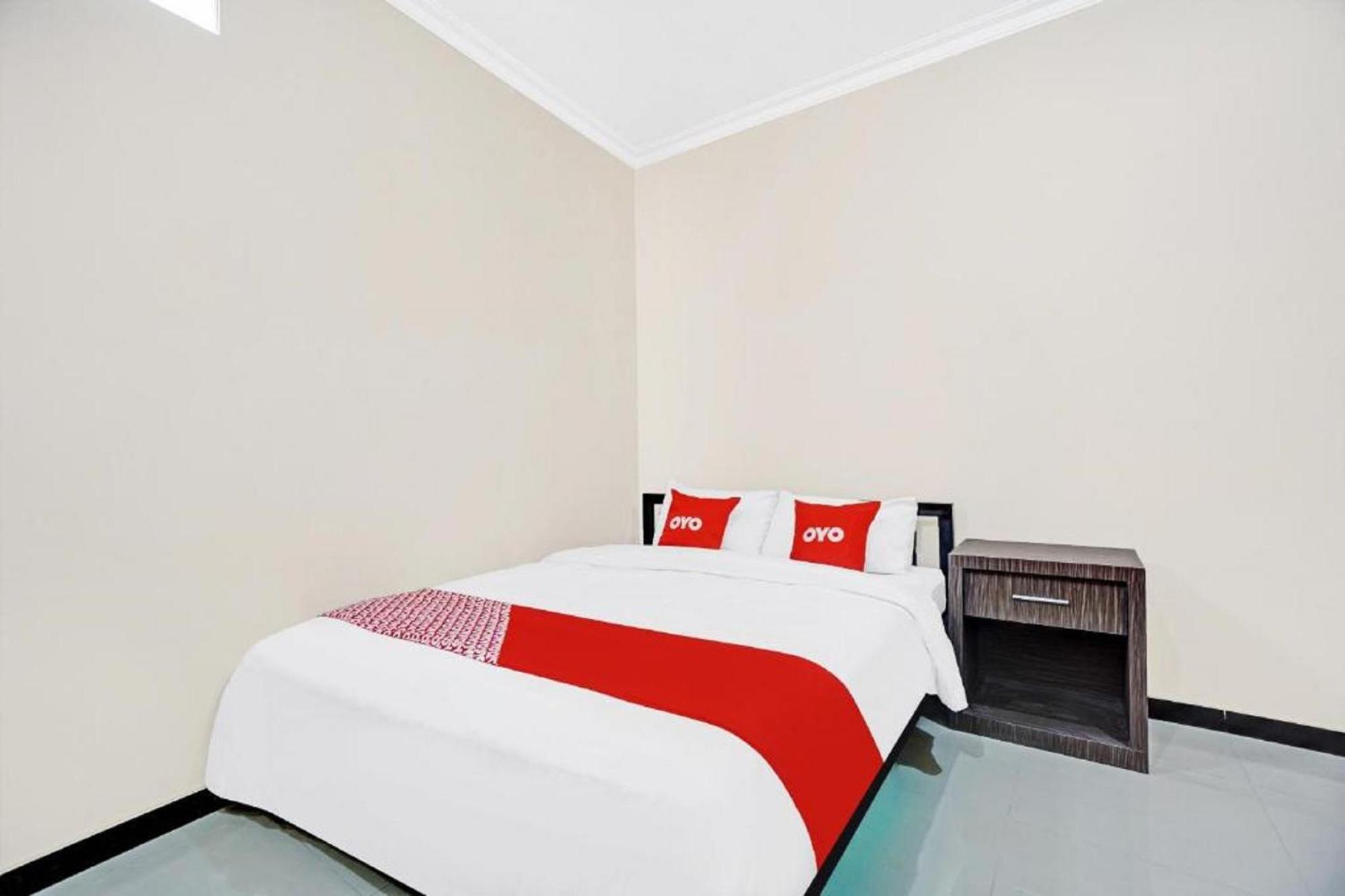 Avisha Guest House Syariah Malang Exterior foto